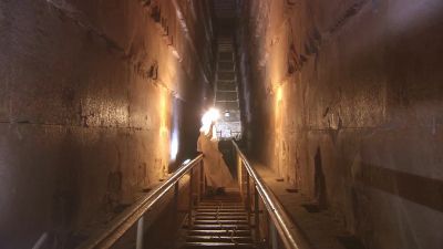 NARRATOR: Since stone
cannot be carbon‐dated, - Ancient Aliens