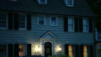 - NARRATOR: Soon, neighbors on Ocean Avenue realize - Famously Haunted: Amityville