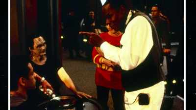 (Narrator) "Star Trek:
Voyager" had landed - The Center Seat: 55 Years of Star Trek