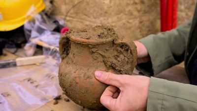 NARRATOR:
The ancient potter has left their mark. - Lost Treasures of Rome