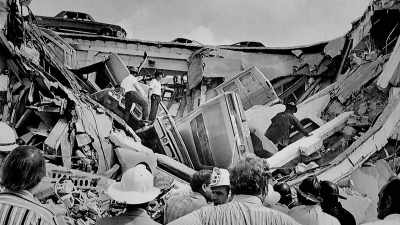 [narrator] The cause
was tragically simple, - Engineering Catastrophes