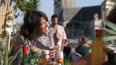 Narrator: The chemistry
at that Rendezvous was hot. - Love Trip: Paris