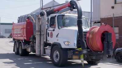 [narrator] The crew needs
to clean the pump
top to bottom, - Sewer Divers