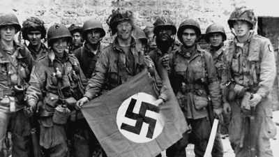 [narrator] The D‐day victory
was reported extensively - World War II: Race to Victory