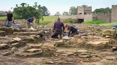NARRATOR: The evidence
of Vindolanda suggests - Lost Treasures of Rome