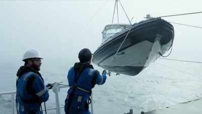  Narrator: The first dive
 is due to be launching
 in less than an hour. - Back to the Titanic