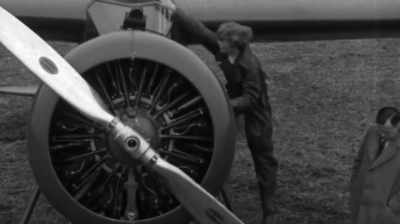  Narrator: The following year,
 on may 20, 1932, - Expedition Amelia