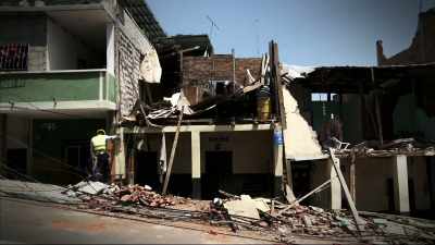 Narrator: THE MAGNITUDE 7.8 EARTHQUAKE - Strange Evidence