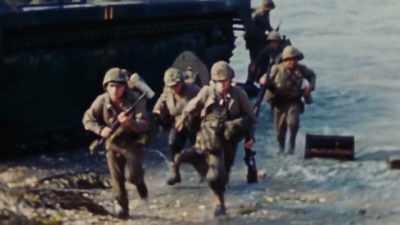 NARRATOR: The men coming
ashore expect the worst. - The Pacific War in Color