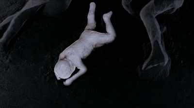  Narrator: The milk
 teeth emerge in stages, - Pompeii: Secrets of the Dead