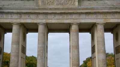 Narrator:
The new brandenburg gate - Searching for Secrets