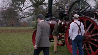 ‐ [Narrator] The so‐called
road locomotive is used - The Machines That Built America