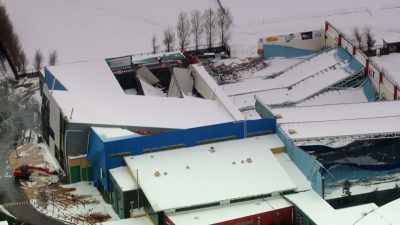 [narrator]
The stadium's roof
had collapsed. - Engineering Catastrophes