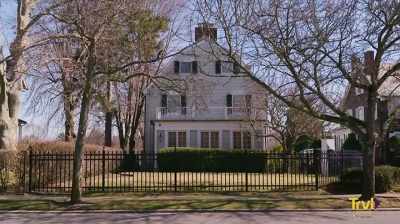 NARRATOR: The three-story
Dutch colonial - Devil's Road: The True Story of Ed and Lorraine Warren