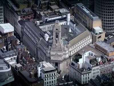 [narrator] There are around
200,000 Freemasons - Inside the Freemasons
