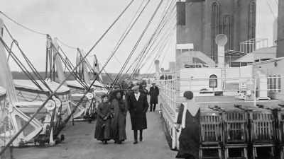  Narrator: There were just
 20 lifeboats in total, - Back to the Titanic