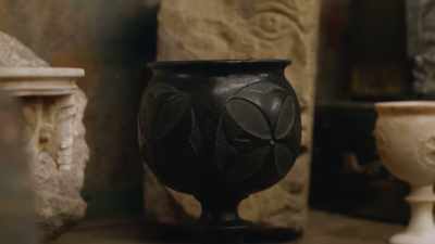 Narrator: THESE ITEMS
COULD REWRITE TEMPLAR HISTORY. - Lost Relics of the Knights Templar