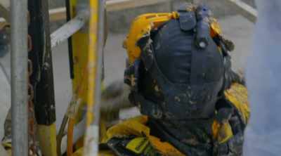 [narrator] They need to move
fast to get everything
cleaned up - Sewer Divers