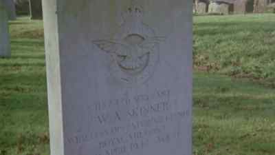 (narrator) They were very young. - The World at War