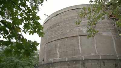 Narrator: This 45-foot-high
concrete block - Searching for Secrets