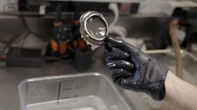  Narrator: This is not the
 aluminum they're looking for. - Expedition Amelia