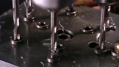 Narrator: TODAY
ON "HOW IT'S MADE"... - How It's Made