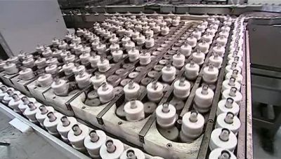 Narrator: TODAY
ON "HOW IT'S MADE"... - How It's Made