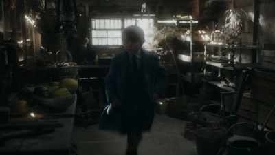 NARRATOR (VO):
Oh, mouse. Now what to do? - Roald & Beatrix: The Tail of the Curious Mouse