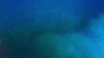  Narrator: Where titanic
 rests is incredibly
 dangerous. - Back to the Titanic