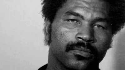 Narrator: WITH NO WAY OUT,
LITTLE MUST THINK FAST. - The 93 Victims of Samuel Little