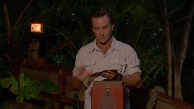 Naseer. We're tied. - Survivor