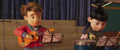 Nat, Abi, this is Misha, my new... - My Freaky Family