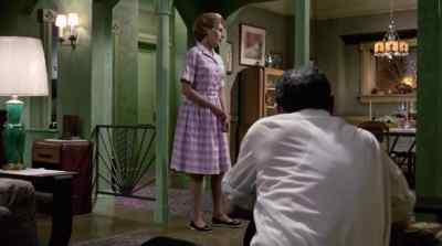 Natalie, darling, do you remember
your second cousin, Sarah? - Me, Natalie