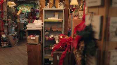 [Natalie]
Okay, read me the list again. - A Taste of Christmas