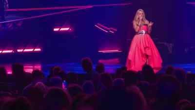 NATALIE:
Yeah. Let's go. - Carrie Underwood: Reflection