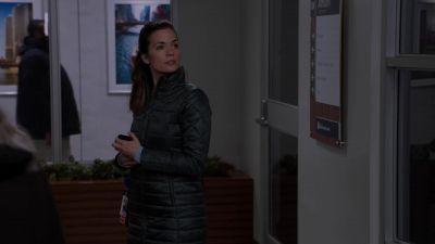 - Natalie!
- Yeah? - Chicago Med