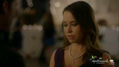- Nate, what about Haley?
- She stormed off. - Moonlight in Vermont