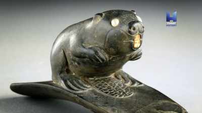 Native Americans saw a beaver,
an owl, and a wolf. - Ancient Skies
