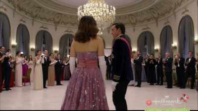 Ne vem pa,
če tudi ona to čuti do mene. - Royal Matchmaker