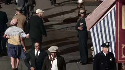 NEARLY 1.6 MILLION PEOPLE
CHOOSE TO MOVE - America in Color
