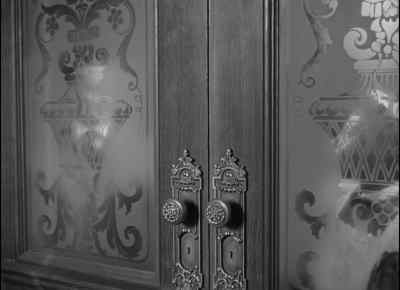 Needn't mind, Mary.
I'll see who it is and what they want. - The Magnificent Ambersons