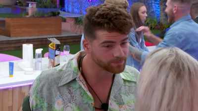 >> NEGOTIATION. - Love Island