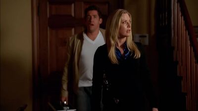 Neighbor called 911,said she thought
she smelled something rotting. - CSI: Miami