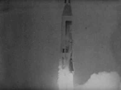 Neither Martin nor Brett saw
the glowing rocket descend - The Creeping Terror