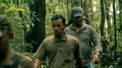 NELBI IS
AN EXPERIENCED TRACKER, - Expedition Mungo