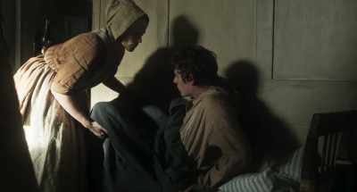 NELLIE: We're all here.
Come on, let's sit thee up. - Peterloo