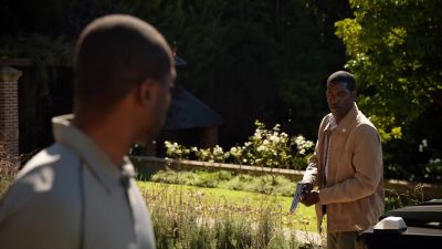 Nelson, stay here.
Cover us. - Blindspot