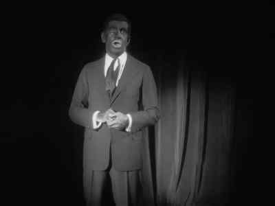 Nessuno può vederlo adesso. - The Jazz Singer