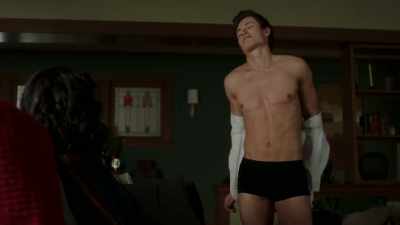 ♪ Never gonna give up ♪ - Pretty Little Liars: The Perfectionists