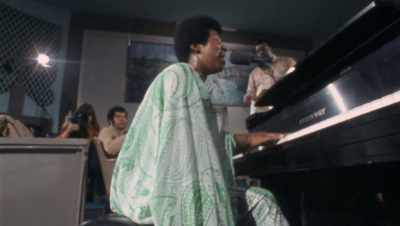NEVER GROW OLD - Amazing Grace